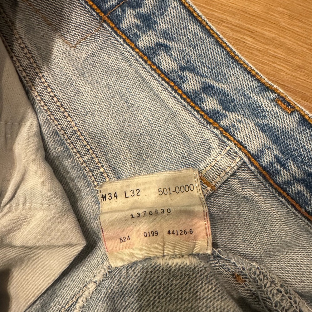 Vintage Levi's Light Blue Distressed Straight Jeans - Picture 6 of 6